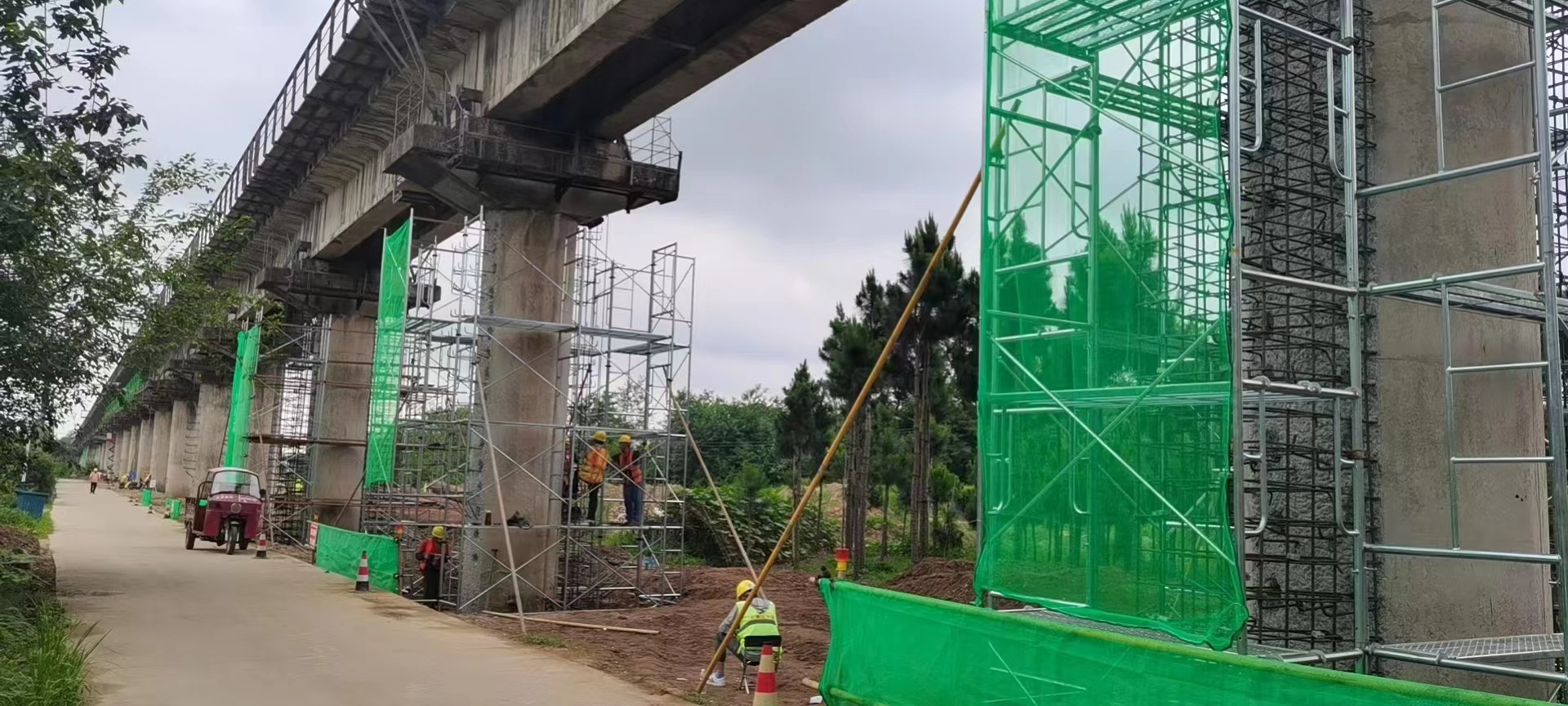 东城桥梁加固施工